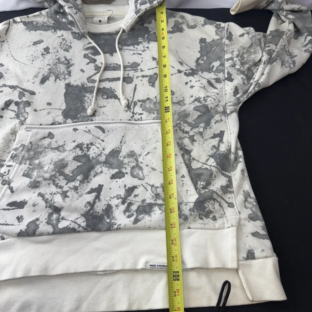 Nike Standard Issue Dri-FIT Gray and White Tie Dye Hoodie Size‎ Large